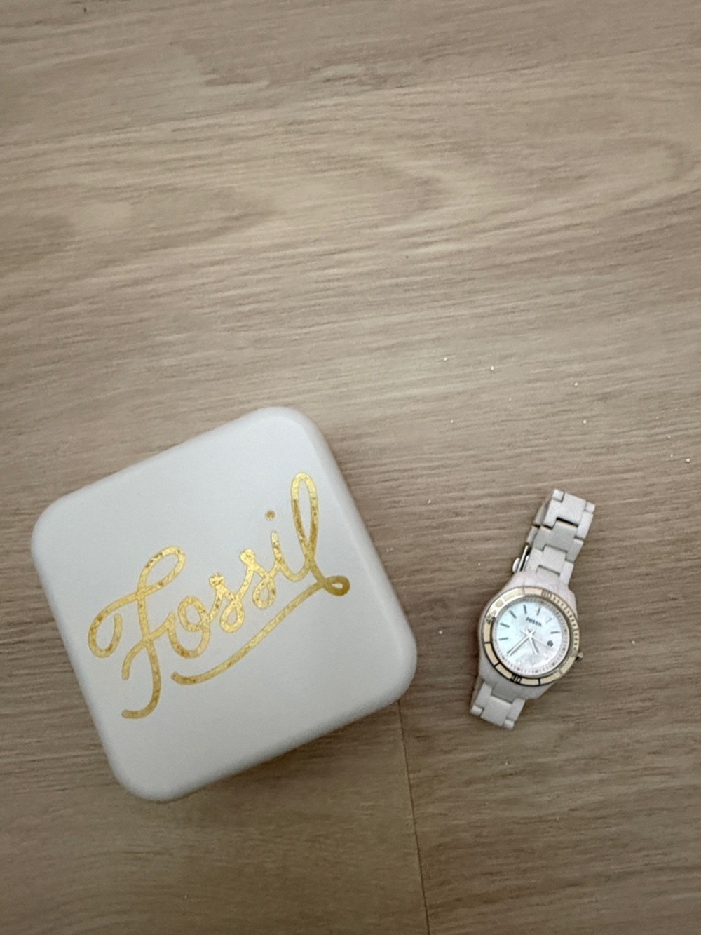 Fossil Women's White Ceramic and Gold-Tone Accent Watch